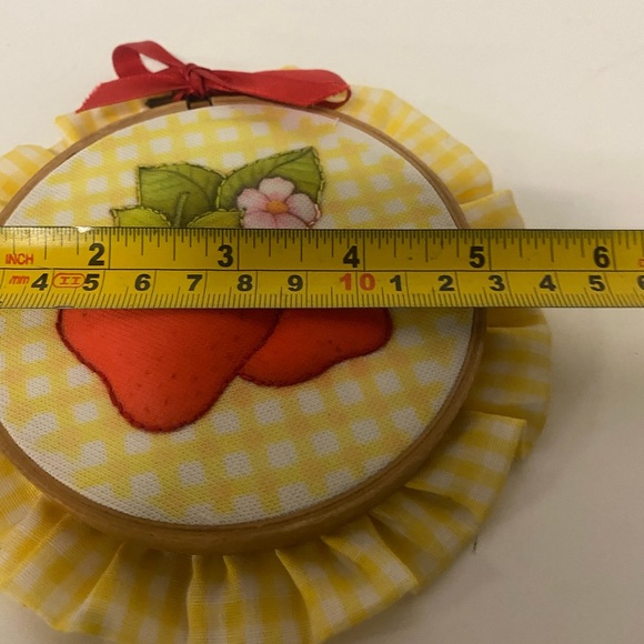 Wall De or ,strawberries hand made. Cross stitch/embroidery wall decor - Picture 4 of 4